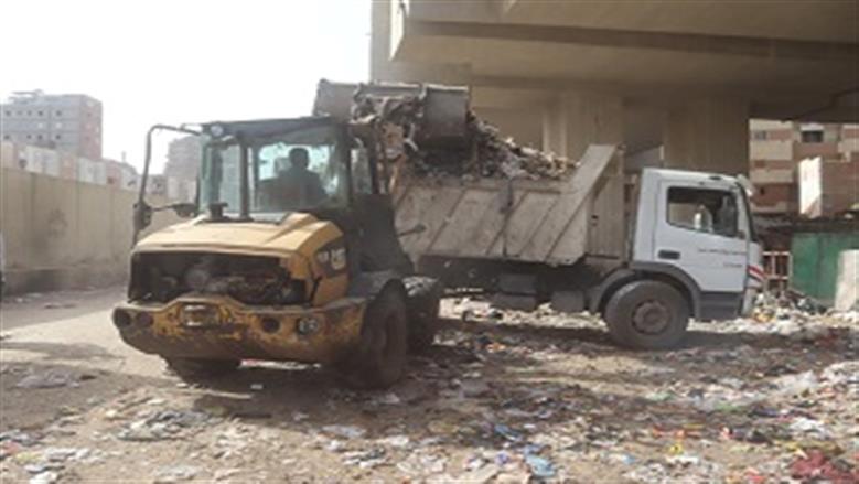 رفع 1140 طن قمامة بتجمعات بترعة الزمر والمنيب
