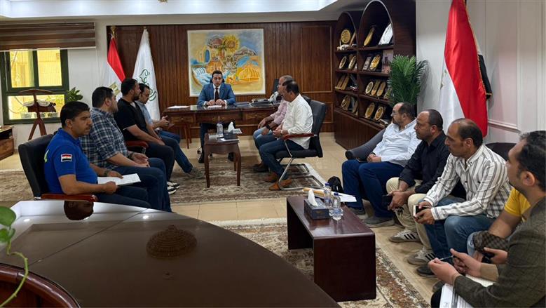 نائب محافظ الفيوم يناقش موقف مشروعات حياة كريمة