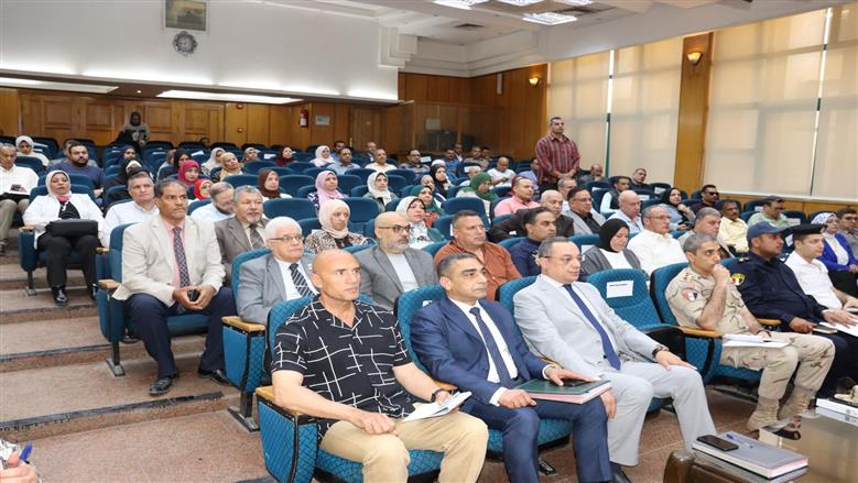 محافظ القليوبية لرؤساء المدن الجدد : نعمل بروح الفريق لخدمة المواطن وحل شكاوى المواطنين والتحول الرقمي اولوية