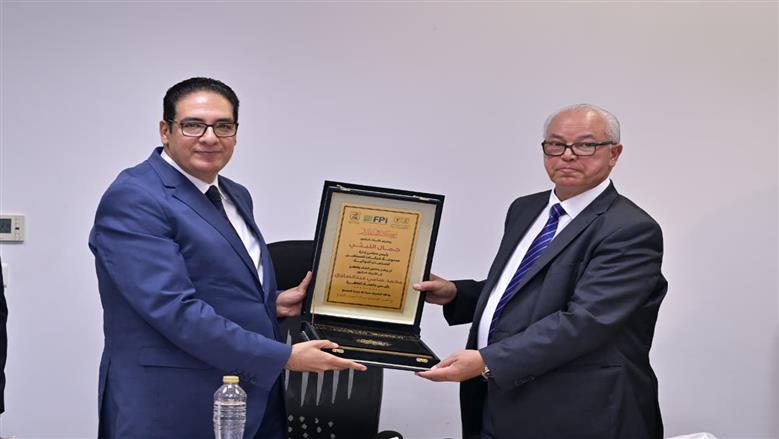مجلس كلية الصيدلة جامعة القاهرة
