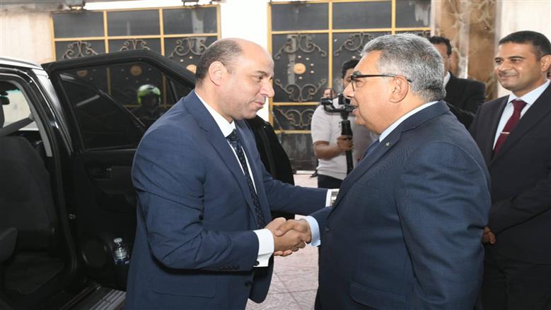 وزير العمل في زيارة في الدقهلية