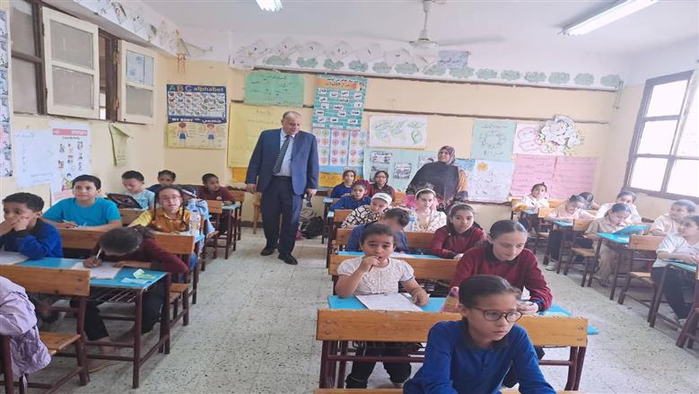 جولات ميدانية مكثفة لمتابعة امتحانات صفوف النقل في مختلف المراحل التعليمية بأسيوط