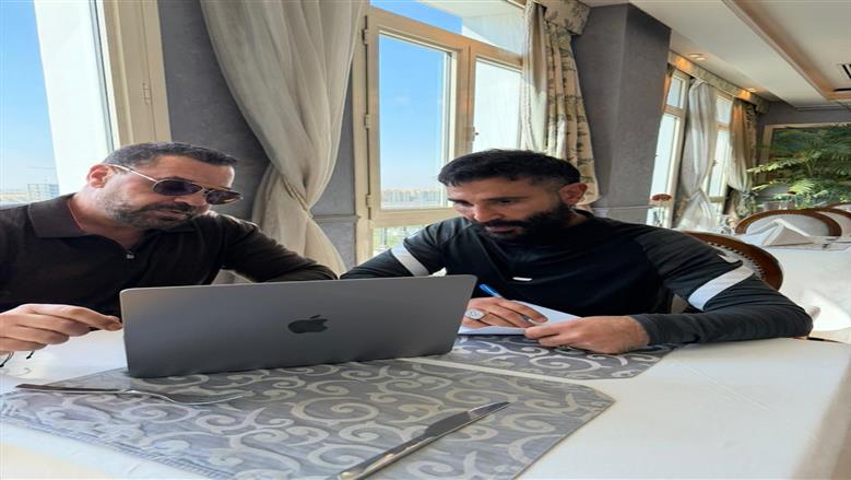 أحمد سعد وطارق العريان يثيران التساؤلات حول تعاون مرتقب