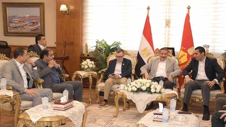 محافظ بورسعيد يستقبل وزيري التخطيط والشباب والرياضة لمتابعة المشروعات التنموية