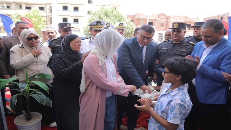 محافظ قنا يفتتح مسجد الشهيد المقدم أحمد عبدالفتاح جمعة بمدينة قنا الجديدة