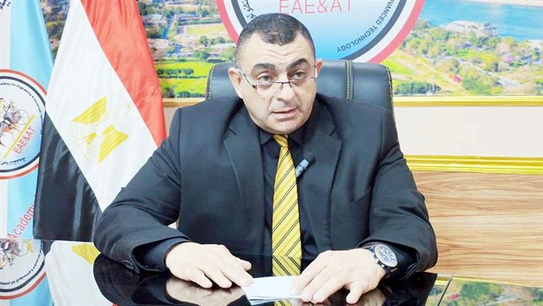 عميد الأكاديمية المصرية: نستهدف ذكاءً اصطناعياً يعمل دون «إنترنت»
