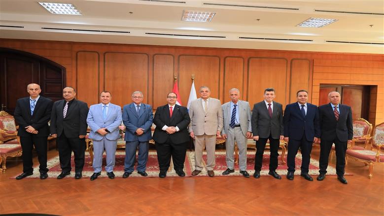 رئيس جامعة كفر الشيخ يترأس لجنة اختيار عميد كلية العلوم