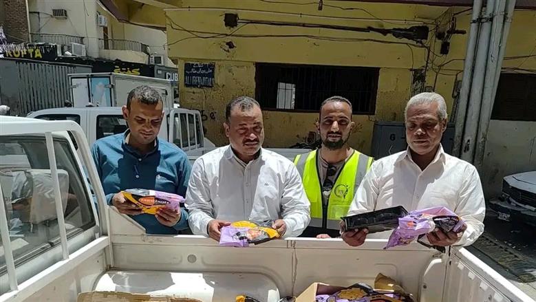 ضبط ربع طن مجمدات منتهية الصلاحية داخل ثلاجة في بندر الأقصر