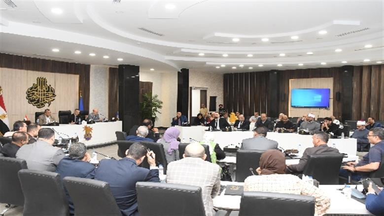 محافظ أسوان يترأس اجتماع مجلس الصحة الإقليمي لمناقشة تطوير المنظومة الطبية