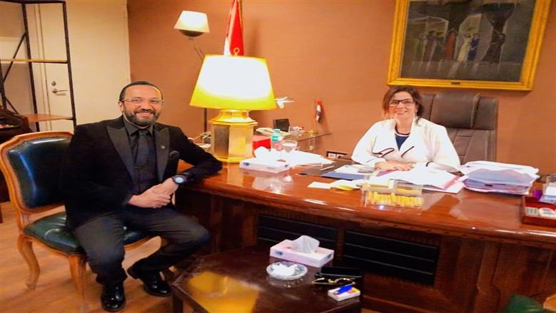 قائد أوبرا القاهرة بعد لقائه وزيرة الثقافة: متفائل بمستقبل الفن المصري