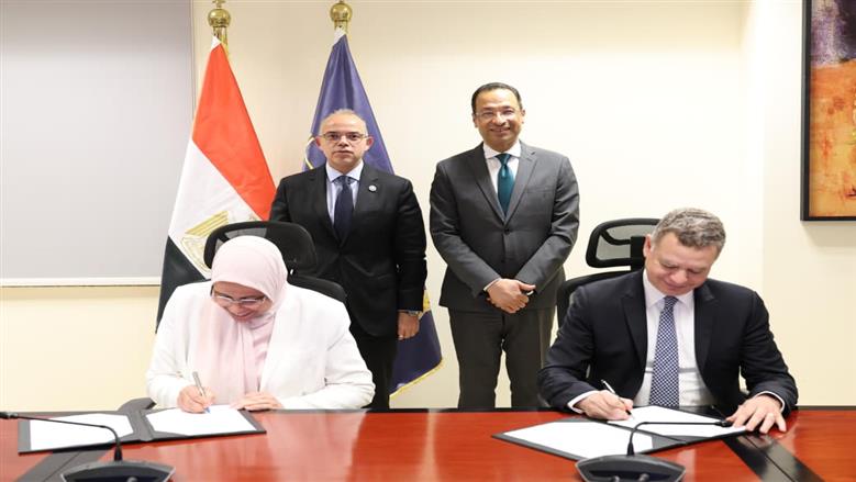 وزيرا الاتصالات والاستثمار