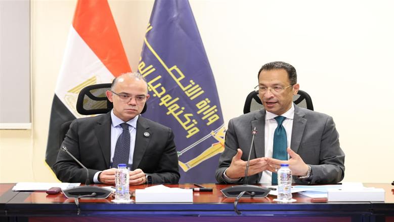 وزيرا الاتصالات والاستثمار