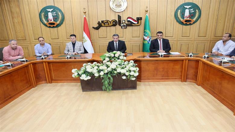 محافظ المنوفية يناقش الاستعدادات المبكرة لموسم ارتفاع منسوب النيل