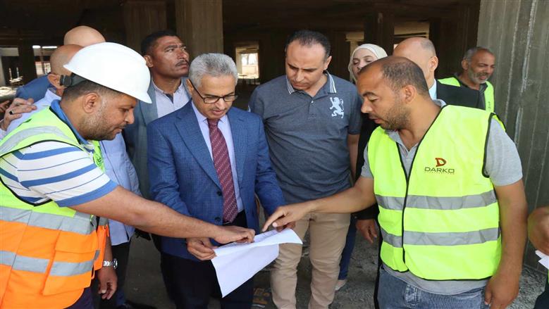 محافظ بني سويف يتابع مشروعي تطوير مستشفيي ببا وسمسطا المركزيين