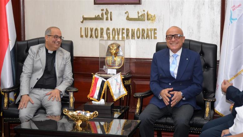 وفد الكنيسة الإنجيلية يهنئ محافظ الأقصر بعيد الأضحى تعزيز روح المحبة والوحدة الوطنية