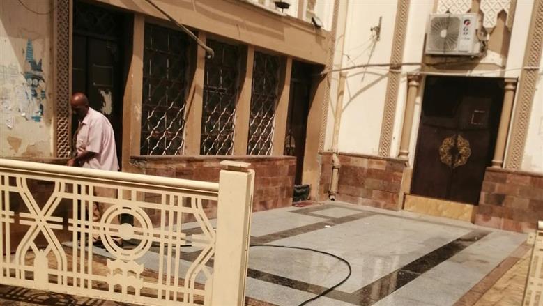حملات نظافة وتجهيز ساحات الصلاة