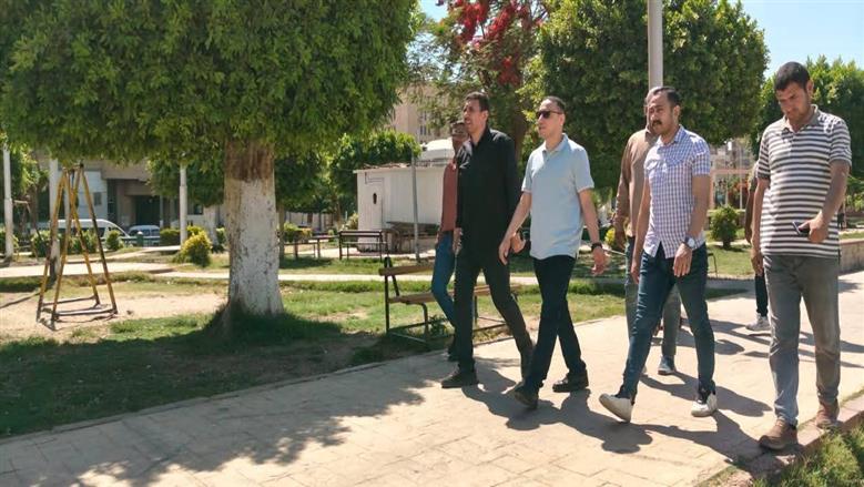 نائب محافظ المنيا يتفقد الكورنيش للتأكد من استعدادات استقبال المواطنين طوال أيام العيد