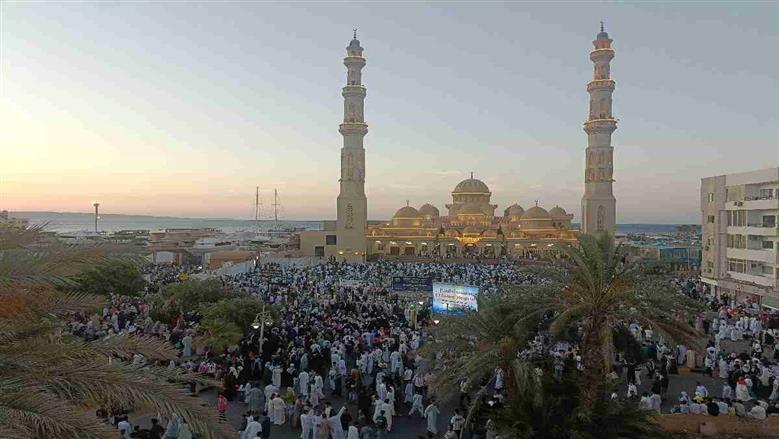 مسجد الميناء الكبير بالغردقة