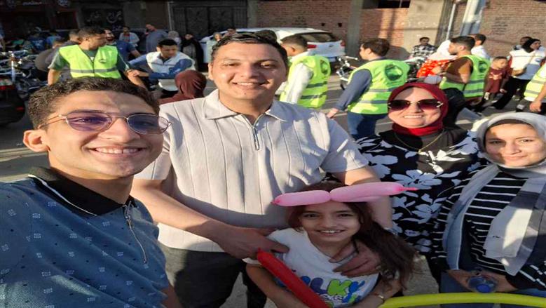 ساحة البقلي تحتضن المصلين في أجواء مبهجة.. فرحة عيد الأضحى تعمّ أهالي أسيوط