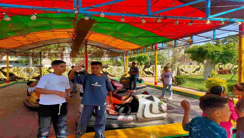 المئات في القناطر الخيرية ثاني يوم العيد و زحام شديد امام المجازر المجانية بسبب ارتفاع اسعار الذبح خارج المحازر