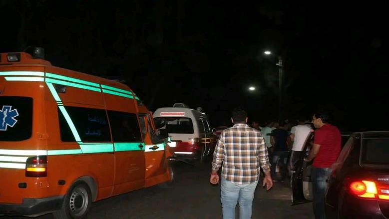 مصرع 3 أشخاص وإصابة 8 آخرين في حادث سير خلال زفة فرح بالأقصر