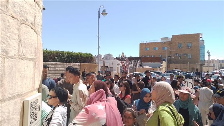 إقبال على الأماكن السياحية في الإسكندرية