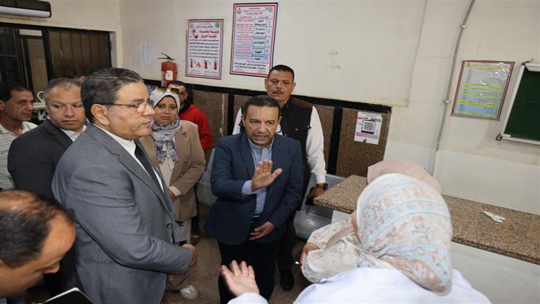 «لن أسمح بالخطأ».. محافظ المنوفية يحيل 14 عاملا بأقسام الاستقبال والتمريض بمستشفى قويسنا للتحقيق 