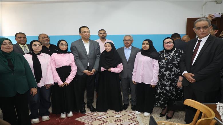 وزير الاتصالات يوجه بإنترنت مجاني وتحديث شامل لمدرسة النور للمكفوفين ببني سويف