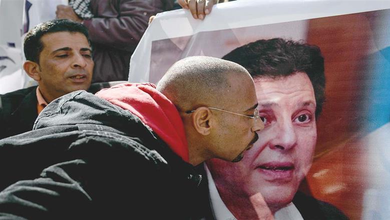 اللحظات الأخيرة في حياة هاني شاكر.. انتكاسة صحية بدأت باستئصال القولون وانتهت بوفاته