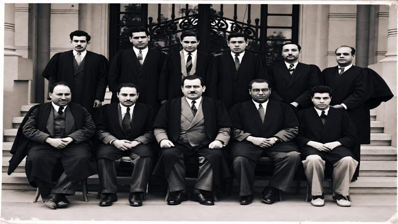 صورة من الزمن الجميل.. علي مشرفة يتوسط كبار علماء «علوم القاهرة» في ذكرى المئوية