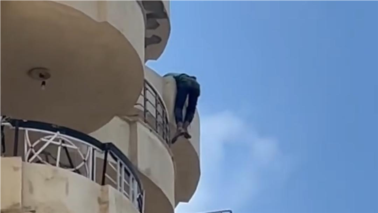 الحماية المدنية تنقذ شابا حاول القفز من الطابق الـ12 بالإسكندرية