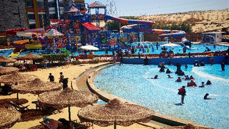 هروبًا من حرارة الصيف.. الألعاب المائية تستقطب أهالي أسوان في رابع أيام عيد الأضحى