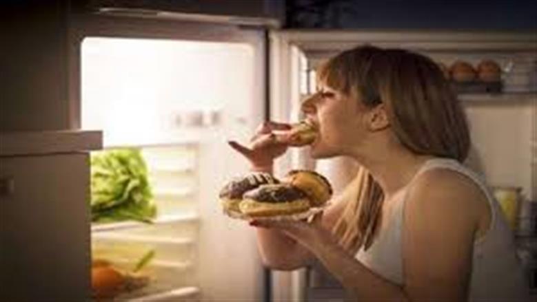 القومي للبحوث يكشف أضرار الإفراط في تناول الطعام خلال عيد الأضحى