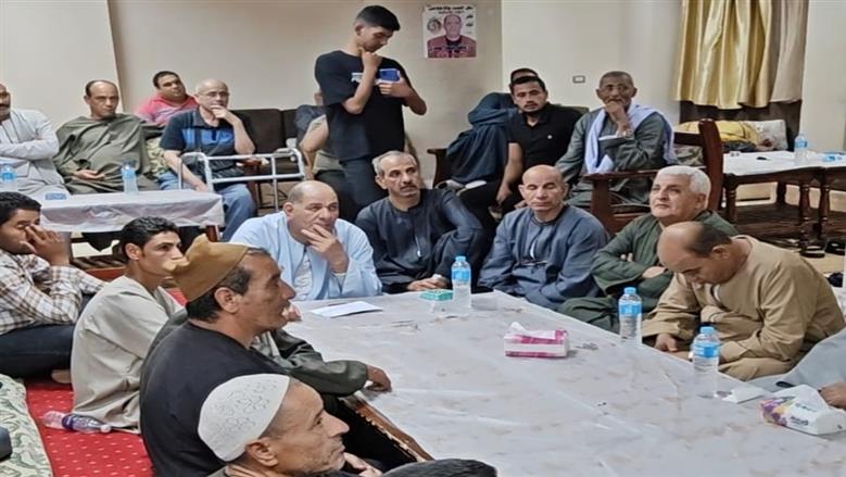 بعد قطيعة 4 سنوات.. جلسة صلح تنهي خصومة 5 أشقاء بسبب أرض زراعية بالمنوفية