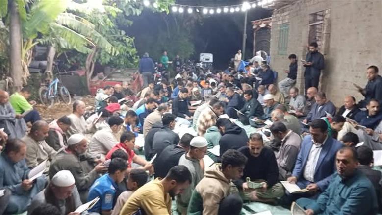 افترشوا الأرض.. هكذا ودع أهل القرية بالغربية طالب جامعة طنطا 