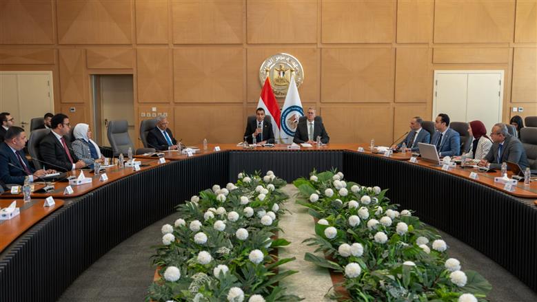  وزيرا البترول والشباب والرياضة يعقدان مائدة مستديرة لتمكين الشباب بقطاع الطاقة