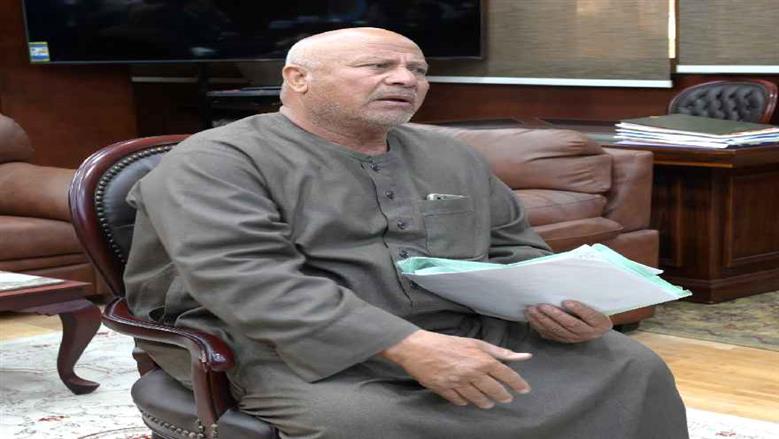 محافظ الغربية يستقبل المواطنين ويحل مشاكلهم