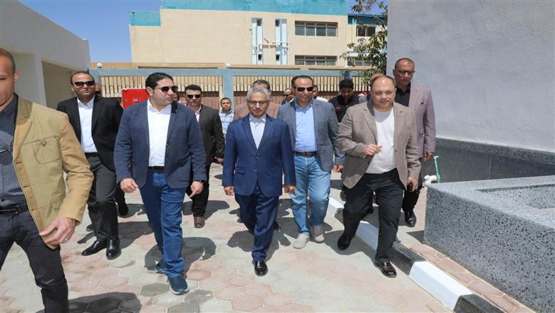 محافظ بني سويف ورئيس «تنمية الصعيد» يتابعان تطوير المركز الطبي بشرق النيل ومجمعًا غذائيًا بسمسطا