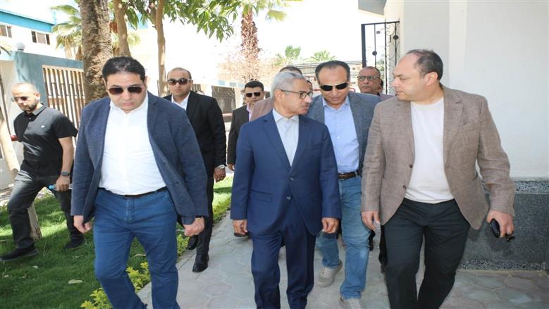 محافظ بني سويف ورئيس «تنمية الصعيد» يتابعان تطوير المركز الطبي بشرق النيل ومجمعًا غذائيًا بسمسطا