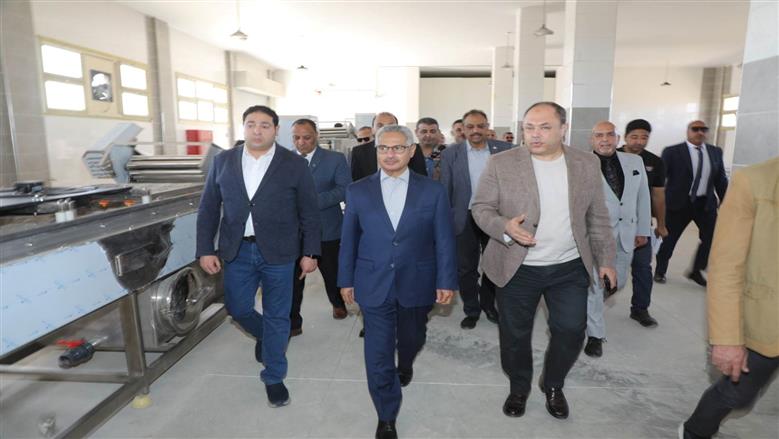 محافظ بني سويف ورئيس «تنمية الصعيد» يتابعان تطوير المركز الطبي بشرق النيل ومجمعًا غذائيًا بسمسطا