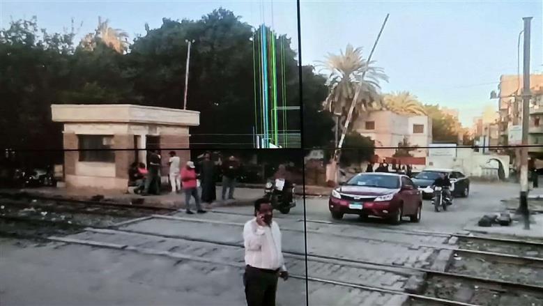 محافظ بني سويف بتابع خروج عربة قطار عن القضبان