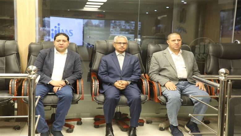 محافظ بني سويف بتابع خروج عربة قطار عن القضبان