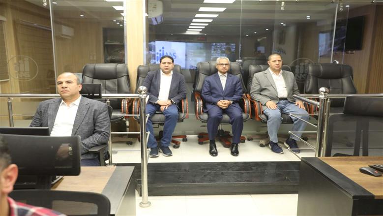 محافظ بني سويف بتابع خروج عربة قطار عن القضبان
