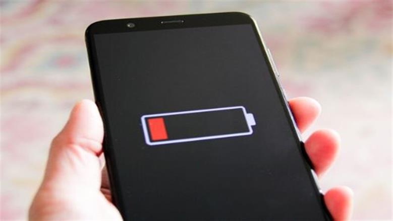 البطارية هتضعف من غير ما تاخد بالك.. احذر هذا التصرف أثناء شحن الهاتف