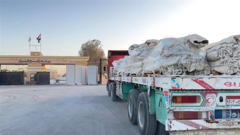 الهلال الأحمر المصري يطلق قافلة «زاد العزة» 189 بحمولة 3 آلاف طن مساعدات