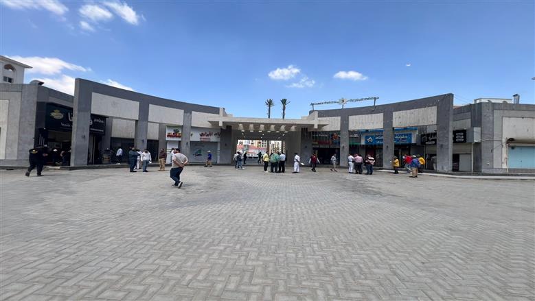 جهاز العاصمة الجديدة يغلق محلا مخالفا استجابة لشكاوى السكان