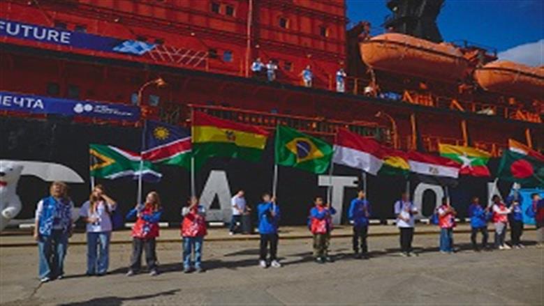 مصر ضمن 23 دولة في مشروع «كاسحة الجليد للمعرفة».. فرصة لطلابها للوصول إلى القطب الشمالي