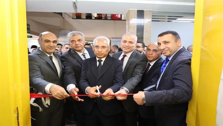 رئيس جامعة المنيا يفتتح وحدتي عيون الأطفال والجفاف بمستشفى طب وجراحات العيون