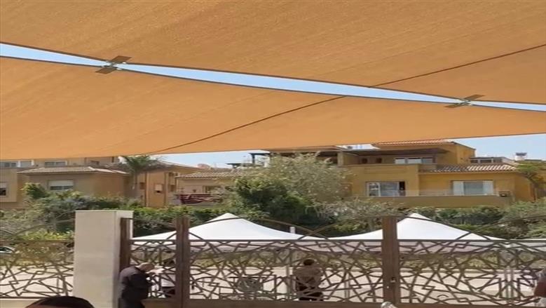 الاستعدادت النهائية قبل تشييع جنازة هاني شاكر لمثواه الاخير (فيديو)