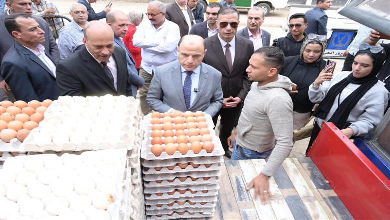 سوق اليوم الواحد بالمحلة الكبرى يوفر السلع الغذائية بتخفيضات 30%